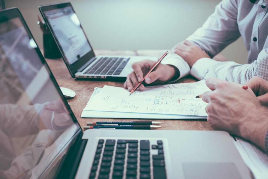 Analyse de données financières – pilotage budgétaire ou audit de performance.